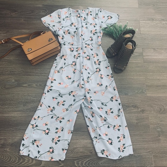 (Sz XS) One Clothing Floral Jumpsuit - Picture 2 of 5